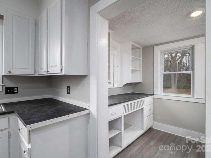 2645 Kool Park Road, Hickory, NC 28601.  MLS# CAR4326876, YatesRealty ID 20524. 