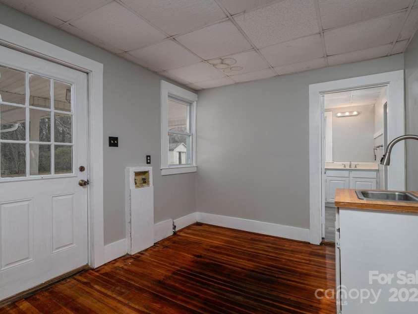 2645 Kool Park Road, Hickory, NC 28601.  MLS# CAR4326876, YatesRealty ID 20524. 