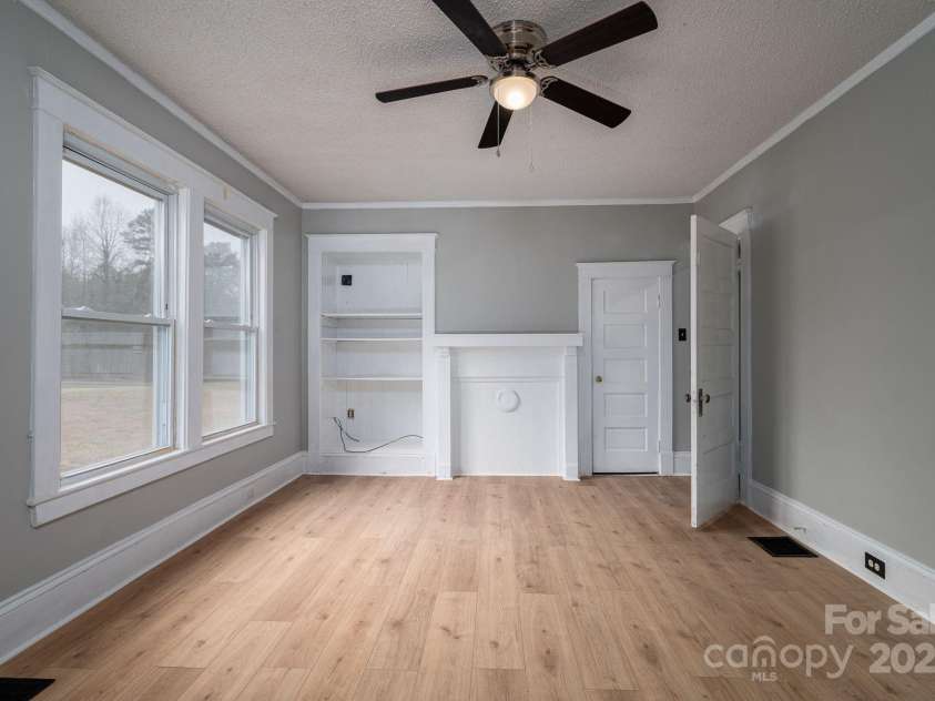 2645 Kool Park Road, Hickory, NC 28601.  MLS# CAR4326876, YatesRealty ID 20524. 