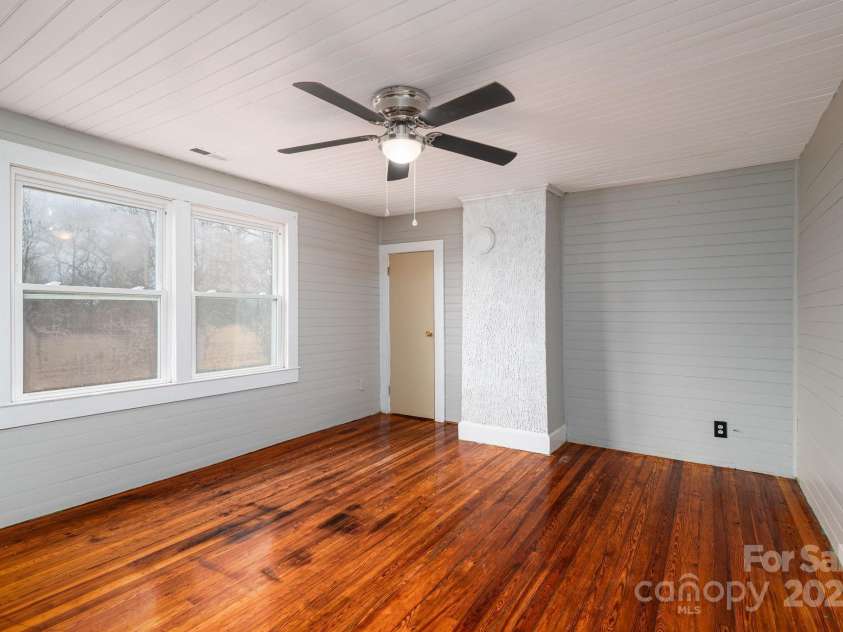 2645 Kool Park Road, Hickory, NC 28601.  MLS# CAR4326876, YatesRealty ID 20524. 