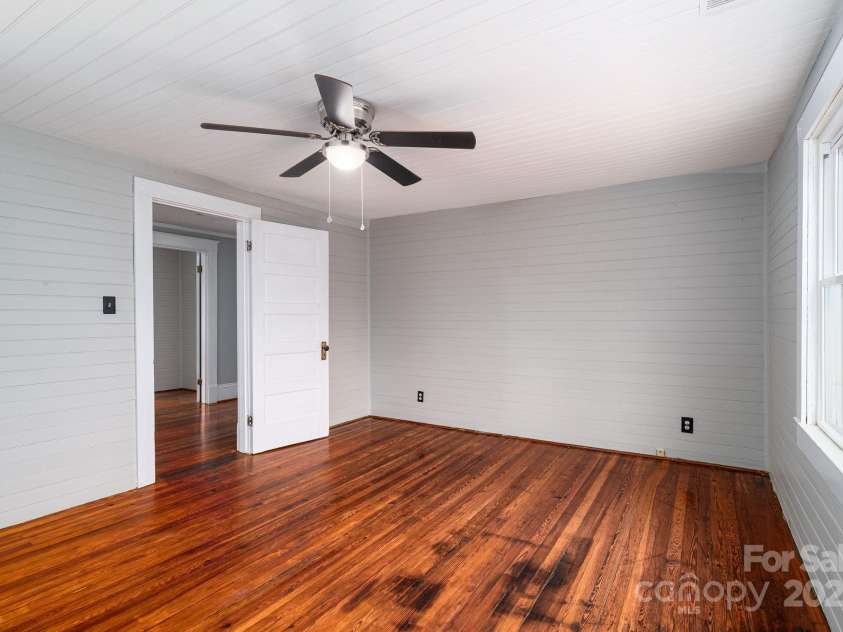 2645 Kool Park Road, Hickory, NC 28601.  MLS# CAR4326876, YatesRealty ID 20524. 