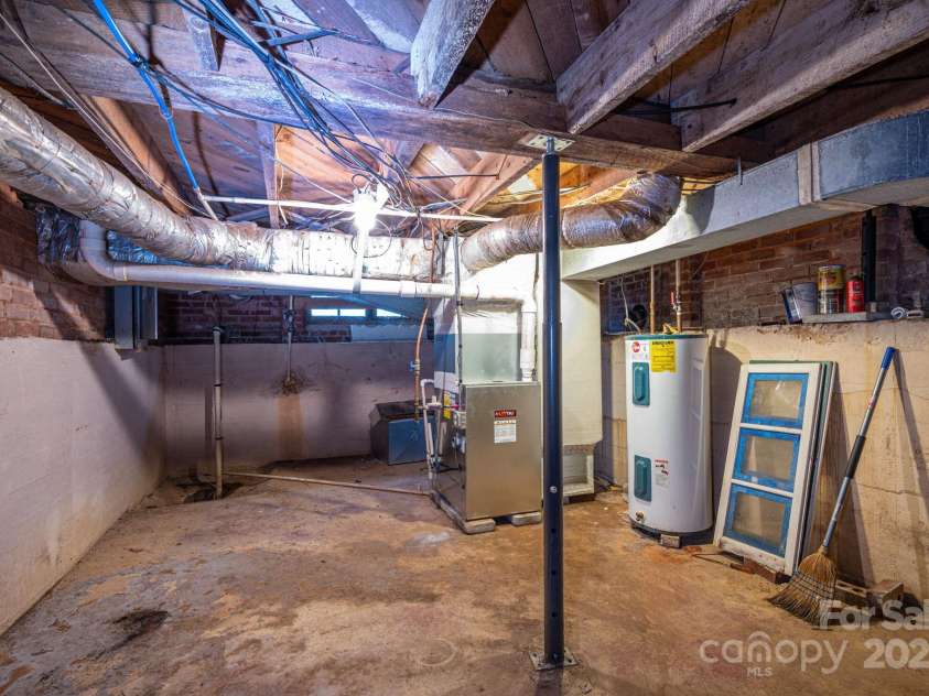 2645 Kool Park Road, Hickory, NC 28601.  MLS# CAR4326876, YatesRealty ID 20524. 