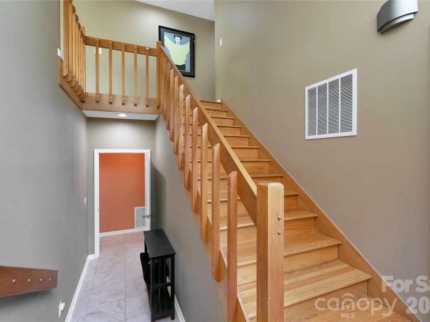 71 Elseetos Drive, Brevard, NC 28712.  MLS# CAR4374968, YatesRealty ID 20524. 