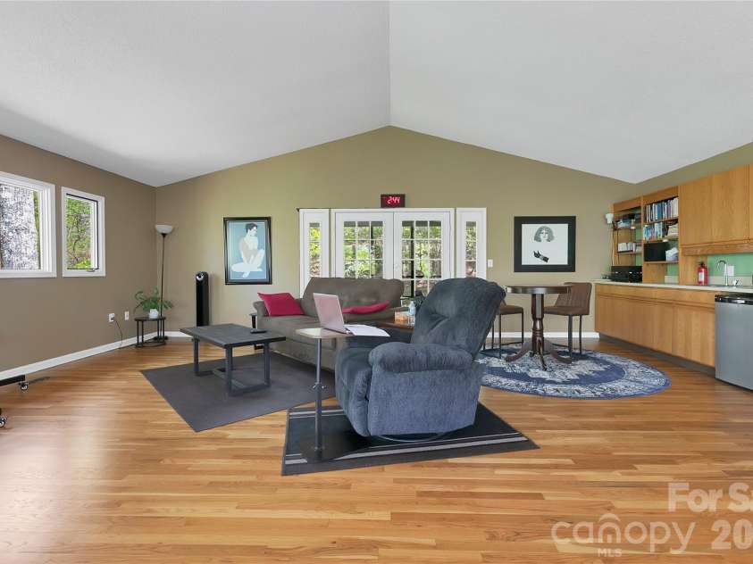 71 Elseetos Drive, Brevard, NC 28712.  MLS# CAR4374968, YatesRealty ID 20524. 