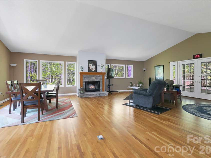 71 Elseetos Drive, Brevard, NC 28712.  MLS# CAR4374968, YatesRealty ID 20524. 