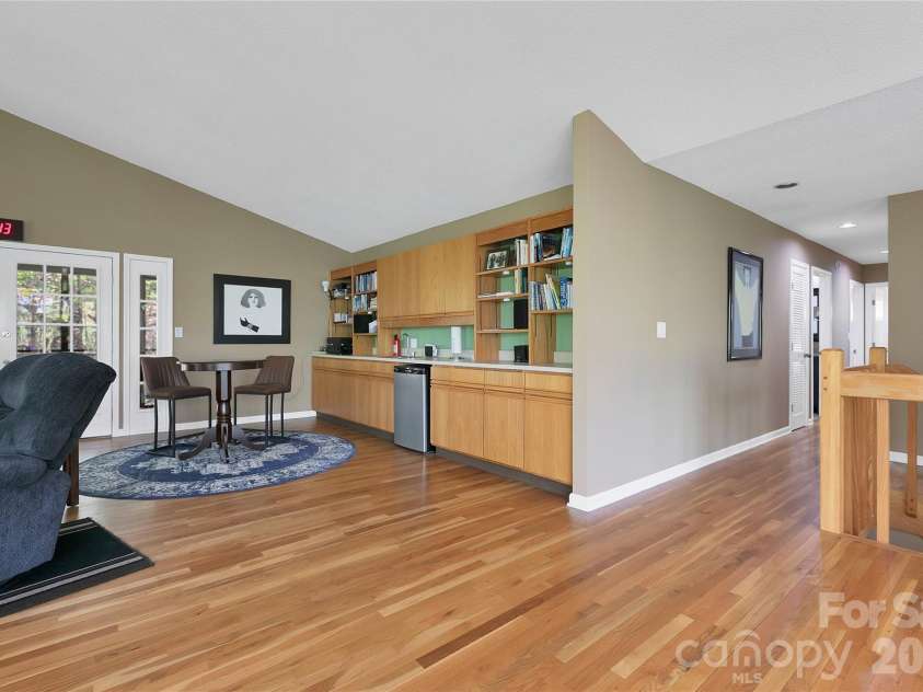 71 Elseetos Drive, Brevard, NC 28712.  MLS# CAR4374968, YatesRealty ID 20524. 