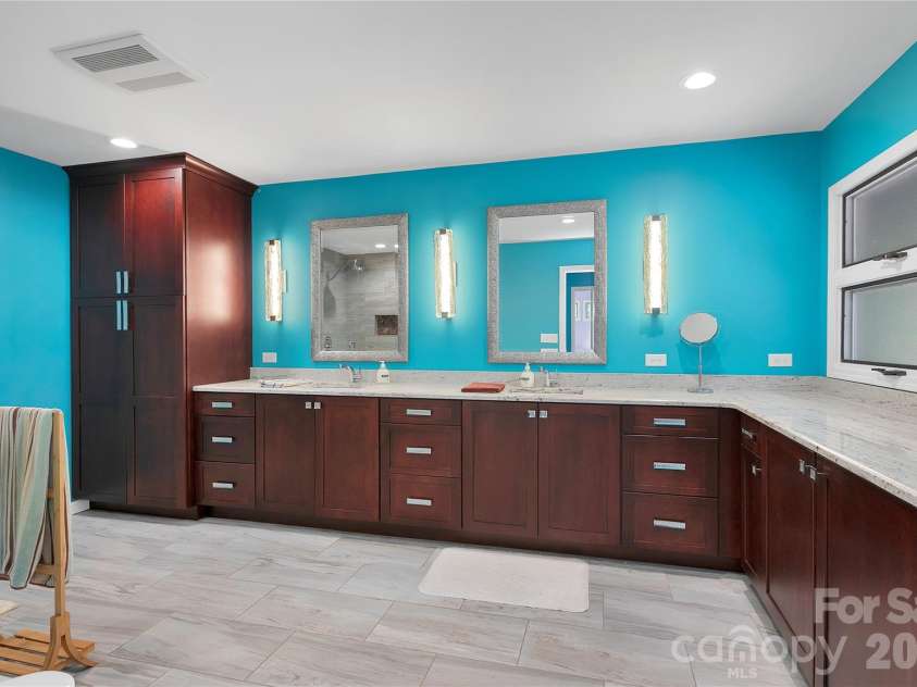 71 Elseetos Drive, Brevard, NC 28712.  MLS# CAR4374968, YatesRealty ID 20524. 