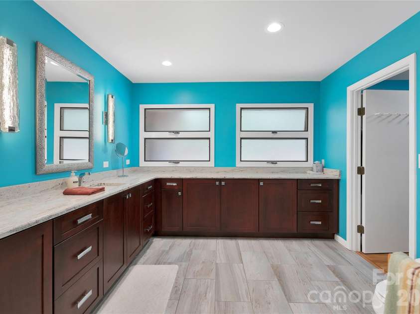 71 Elseetos Drive, Brevard, NC 28712.  MLS# CAR4374968, YatesRealty ID 20524. 
