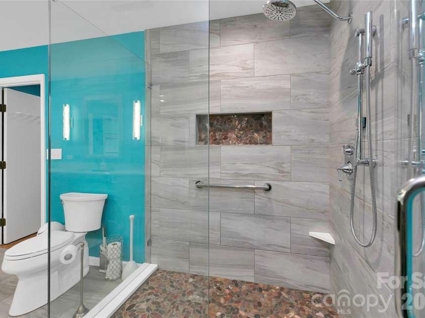 71 Elseetos Drive, Brevard, NC 28712.  MLS# CAR4374968, YatesRealty ID 20524. 
