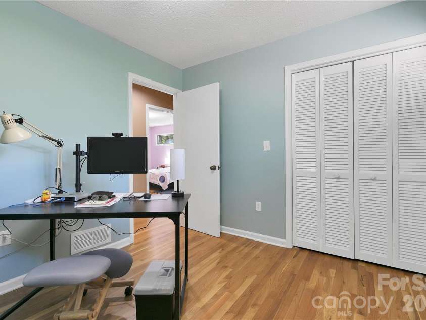 71 Elseetos Drive, Brevard, NC 28712.  MLS# CAR4374968, YatesRealty ID 20524. 