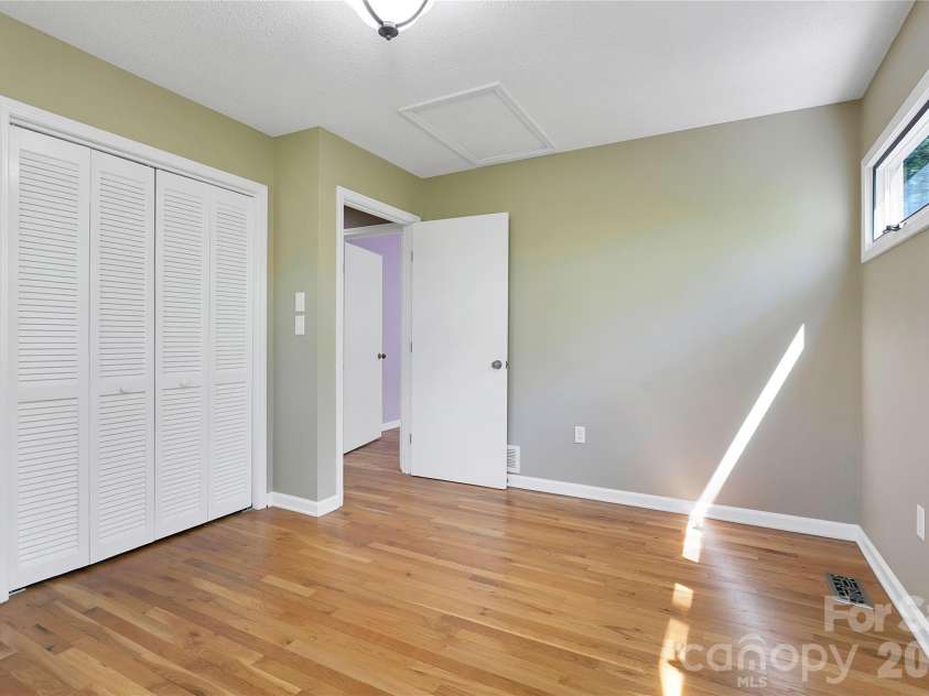71 Elseetos Drive, Brevard, NC 28712.  MLS# CAR4374968, YatesRealty ID 20524. 