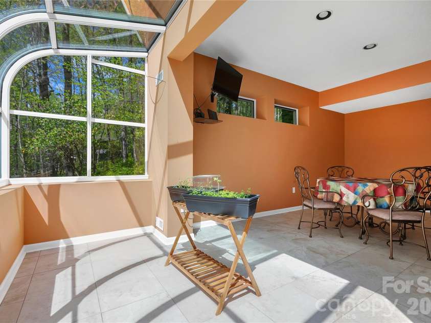 71 Elseetos Drive, Brevard, NC 28712.  MLS# CAR4374968, YatesRealty ID 20524. 