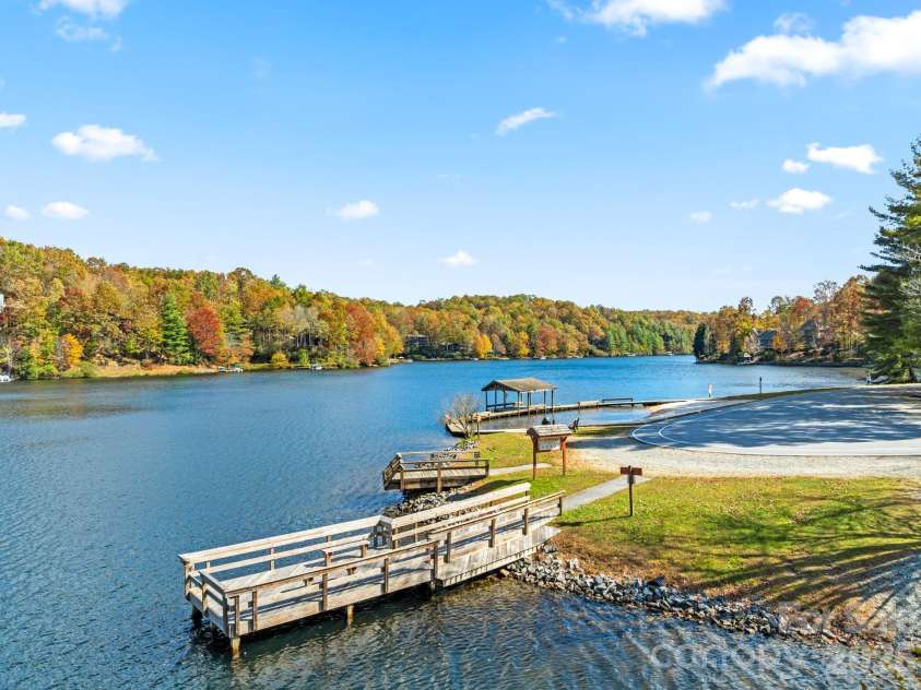 71 Elseetos Drive, Brevard, NC 28712.  MLS# CAR4374968, YatesRealty ID 20524. 