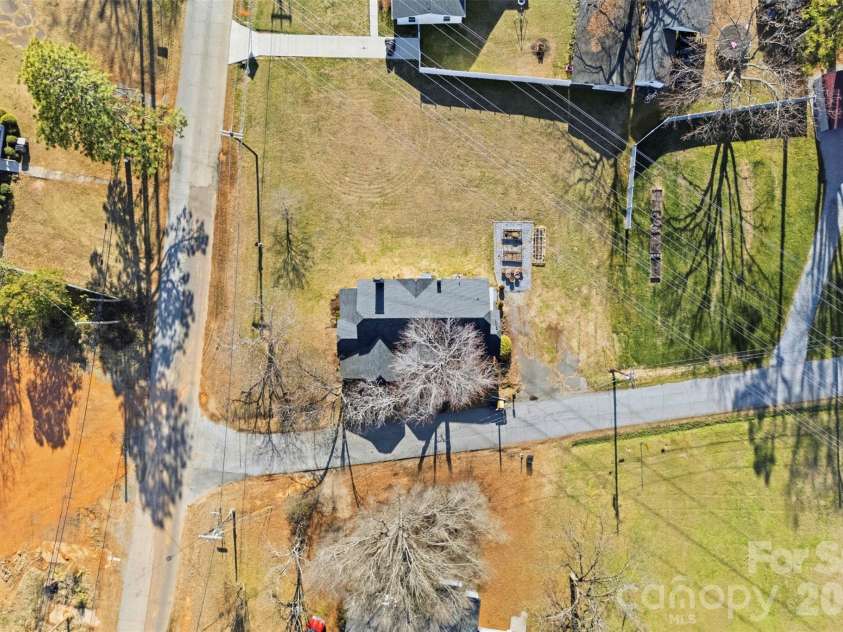 304 Lowrance Avenue, Kannapolis, NC 28081.  MLS# CAR4347573, YatesRealty ID 20525. 