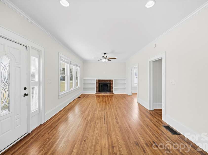304 Lowrance Avenue, Kannapolis, NC 28081.  MLS# CAR4347573, YatesRealty ID 20525. 