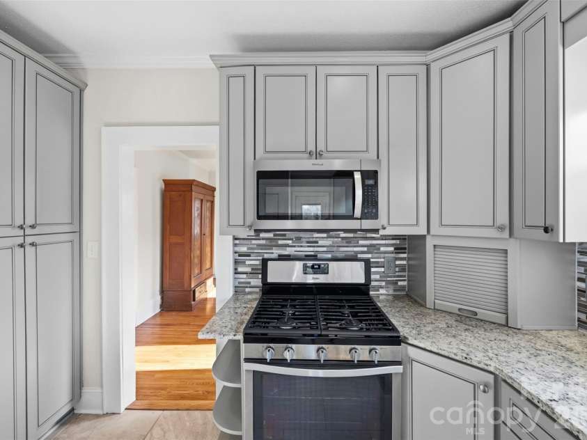 304 Lowrance Avenue, Kannapolis, NC 28081.  MLS# CAR4347573, YatesRealty ID 20525. 