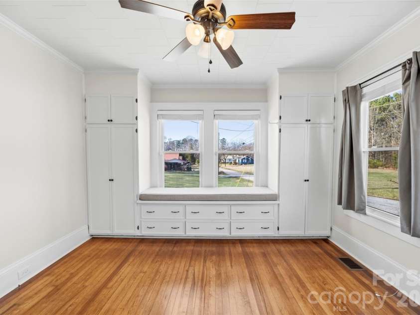 304 Lowrance Avenue, Kannapolis, NC 28081.  MLS# CAR4347573, YatesRealty ID 20525. 
