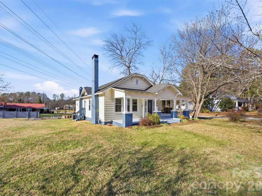 304 Lowrance Avenue, Kannapolis, NC 28081.  MLS# CAR4347573, YatesRealty ID 20525. 