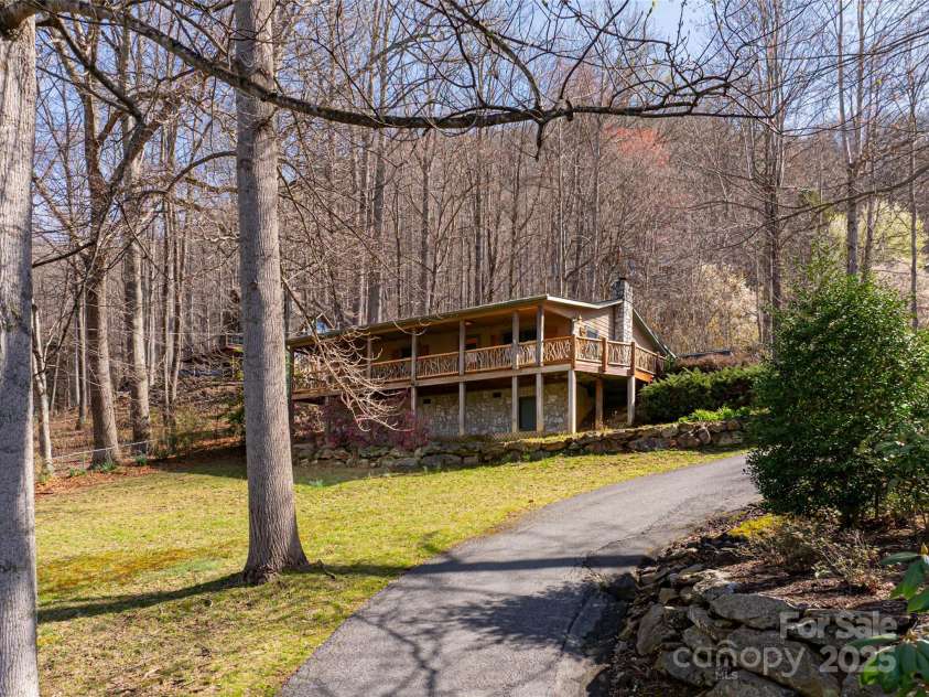 39 Antler Springs Way, Maggie Valley, NC 28751.  MLS# CAR4240896, YatesRealty ID 20525. 