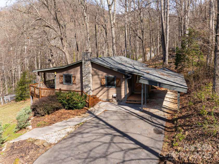 39 Antler Springs Way, Maggie Valley, NC 28751.  MLS# CAR4240896, YatesRealty ID 20525. 