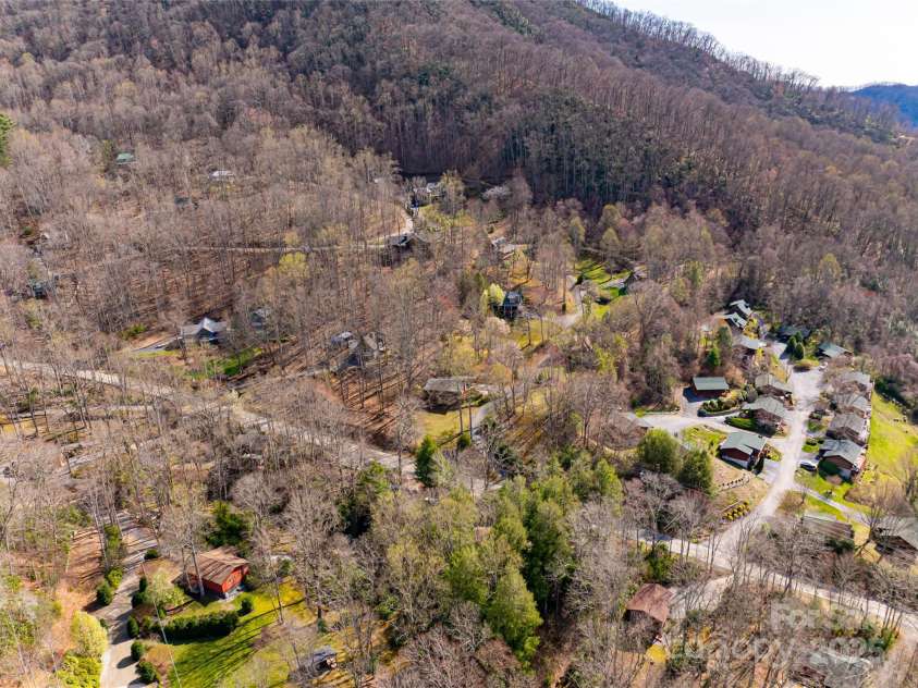 39 Antler Springs Way, Maggie Valley, NC 28751.  MLS# CAR4240896, YatesRealty ID 20525. 