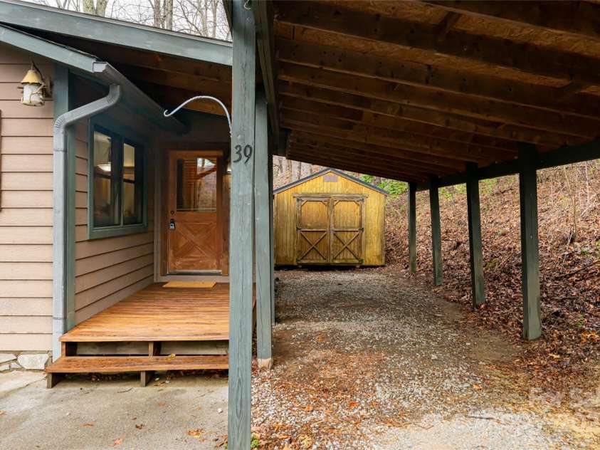 39 Antler Springs Way, Maggie Valley, NC 28751.  MLS# CAR4240896, YatesRealty ID 20525. 