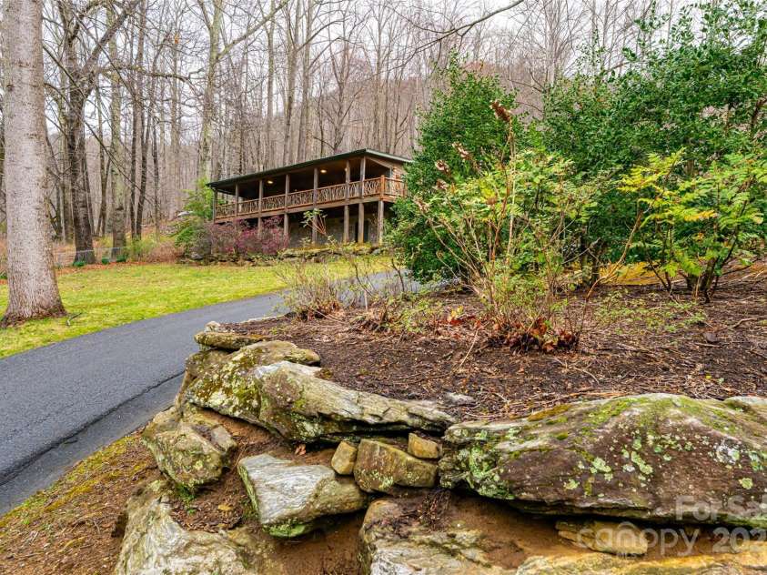 39 Antler Springs Way, Maggie Valley, NC 28751.  MLS# CAR4240896, YatesRealty ID 20525. 