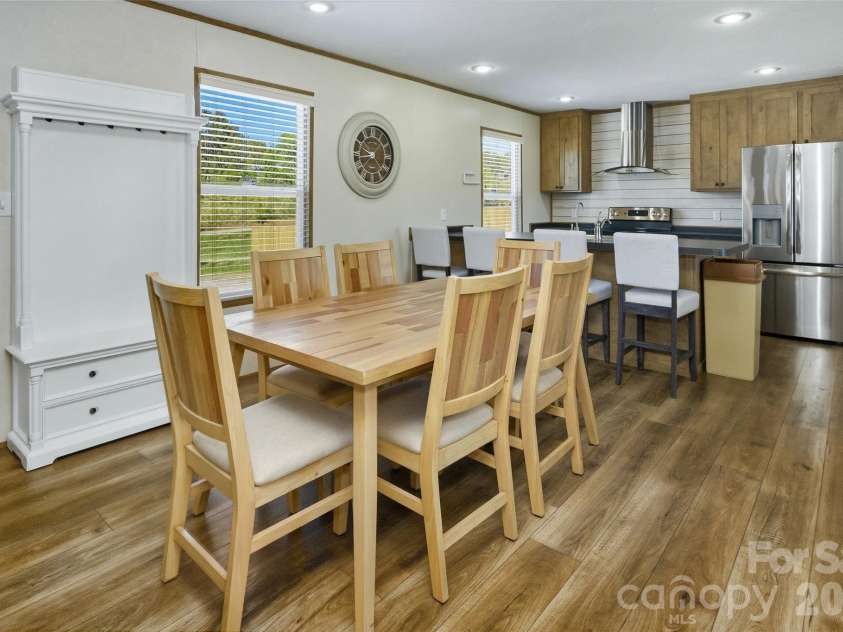 123 Big Oak Road, Hendersonville, NC 28792.  MLS# CAR4372705, YatesRealty ID 20526. 