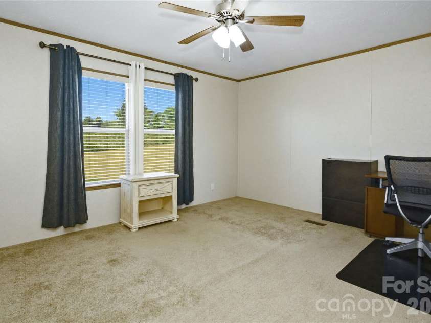 123 Big Oak Road, Hendersonville, NC 28792.  MLS# CAR4372705, YatesRealty ID 20526. 