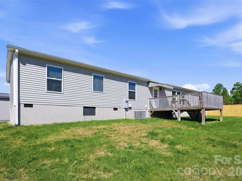 123 Big Oak Road, Hendersonville, NC 28792.  MLS# CAR4372705, YatesRealty ID 20526. 