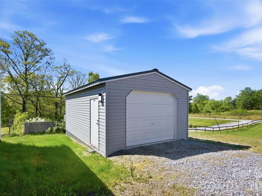 123 Big Oak Road, Hendersonville, NC 28792.  MLS# CAR4372705, YatesRealty ID 20526. 