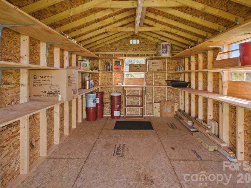 123 Big Oak Road, Hendersonville, NC 28792.  MLS# CAR4372705, YatesRealty ID 20526. 