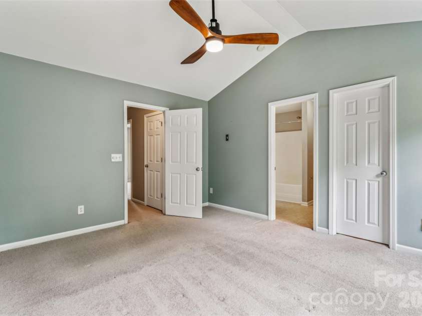11961 Stratfield Place Circle, Pineville, NC 28134.  MLS# CAR4379455, YatesRealty ID 20527. 