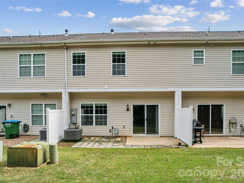 11961 Stratfield Place Circle, Pineville, NC 28134.  MLS# CAR4379455, YatesRealty ID 20527. Back