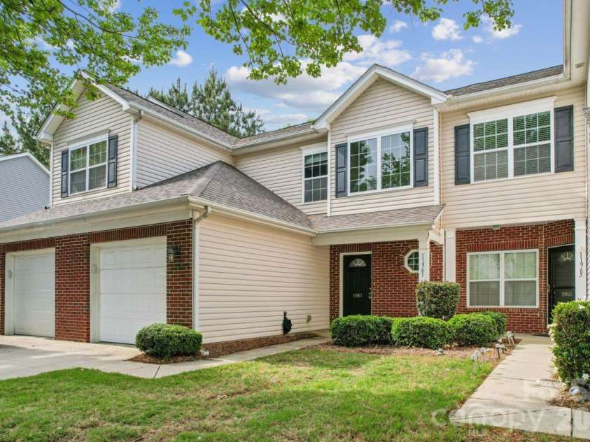 11961 Stratfield Place Circle, Pineville, NC 28134.  MLS# CAR4379455, YatesRealty ID 20527. Front Exterior