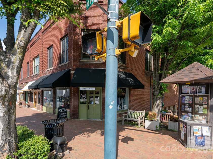 14 Main Street, Waynesville, NC 28786.  MLS# CAR4287599, YatesRealty ID 20528. 