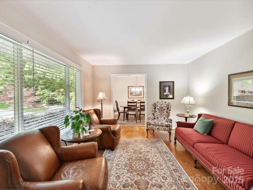 13617 Lake Bluff Drive, Matthews, NC 28105.  MLS# CAR4268309, YatesRealty ID 20529. 