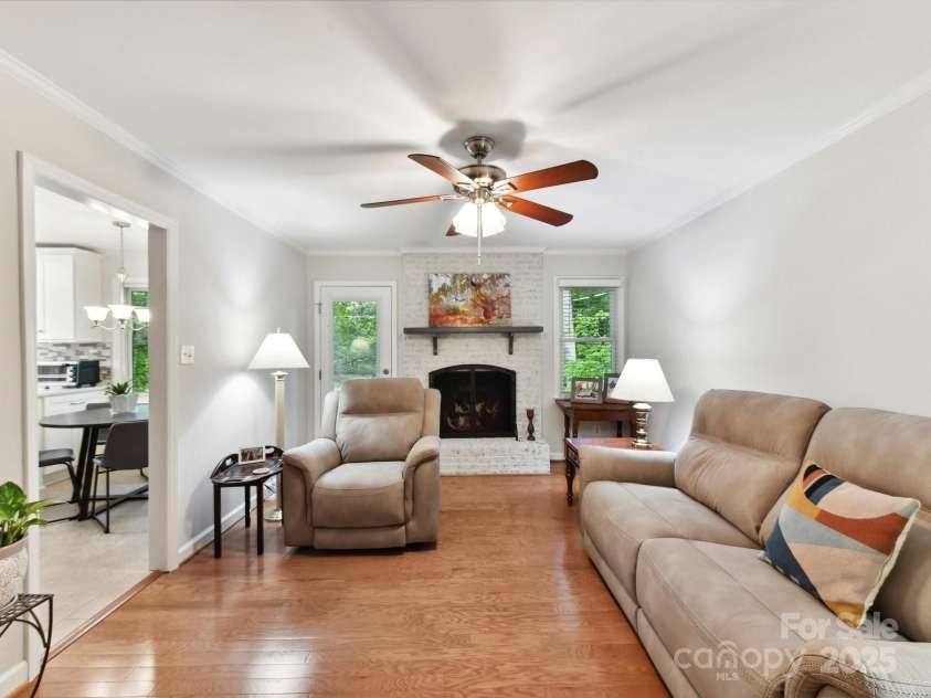 13617 Lake Bluff Drive, Matthews, NC 28105.  MLS# CAR4268309, YatesRealty ID 20529. 