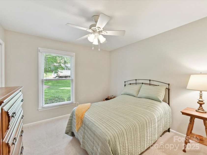 13617 Lake Bluff Drive, Matthews, NC 28105.  MLS# CAR4268309, YatesRealty ID 20529. 