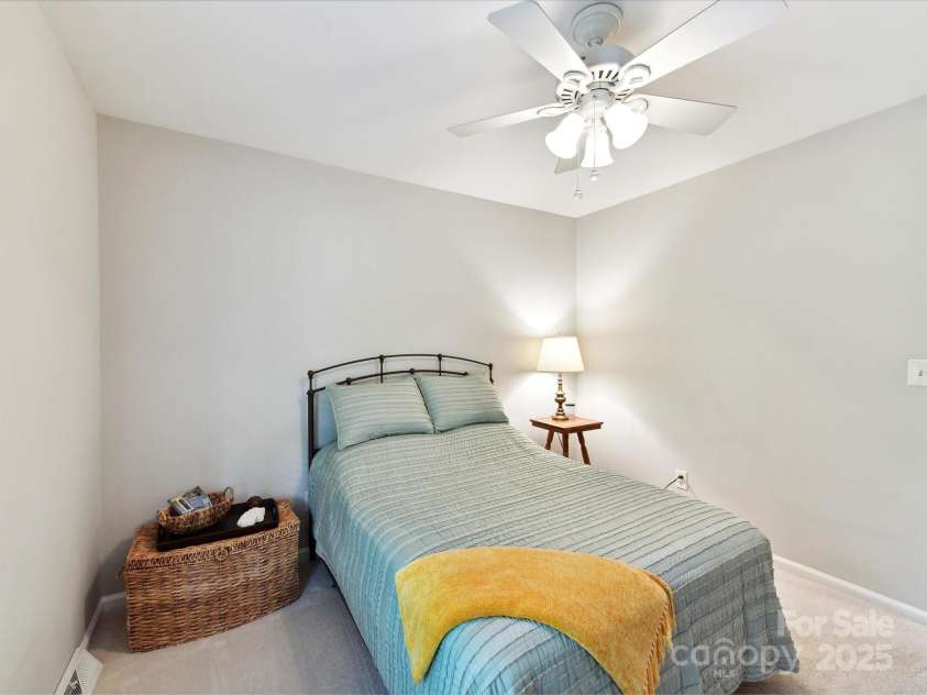 13617 Lake Bluff Drive, Matthews, NC 28105.  MLS# CAR4268309, YatesRealty ID 20529. 