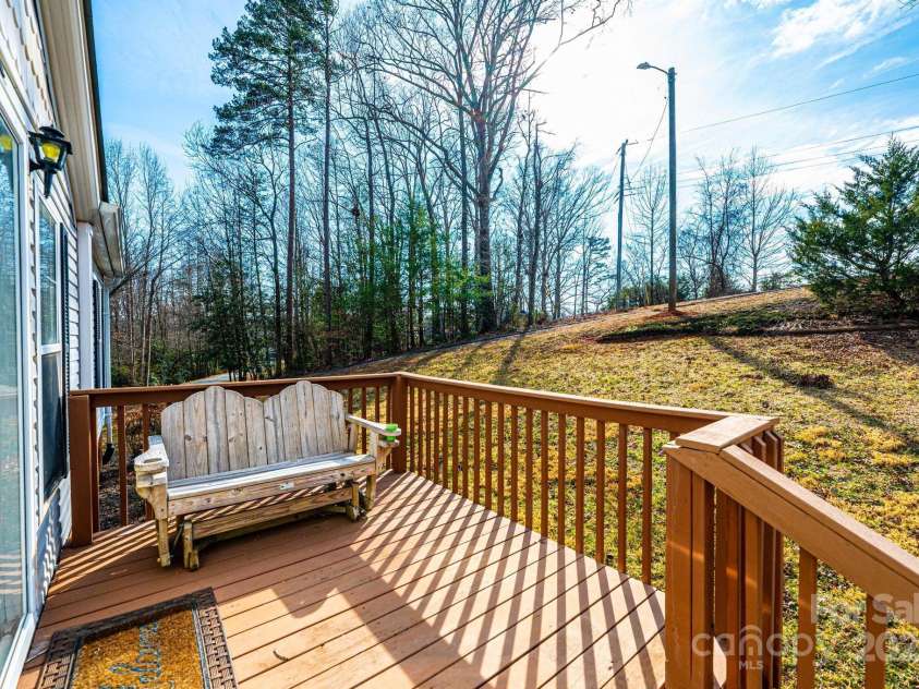 4845 Midway Sand Road, Hickory, NC 28601.  MLS# CAR4253935, YatesRealty ID 2053. 