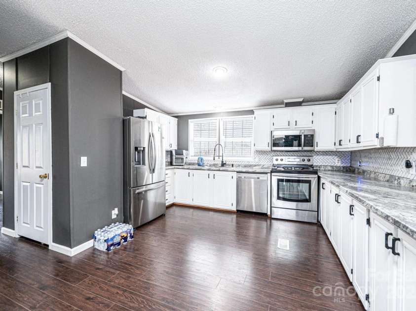 4845 Midway Sand Road, Hickory, NC 28601.  MLS# CAR4253935, YatesRealty ID 2053. 