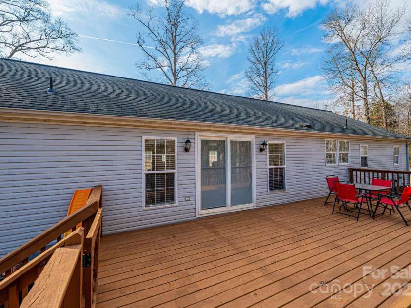 4845 Midway Sand Road, Hickory, NC 28601.  MLS# CAR4253935, YatesRealty ID 2053. 