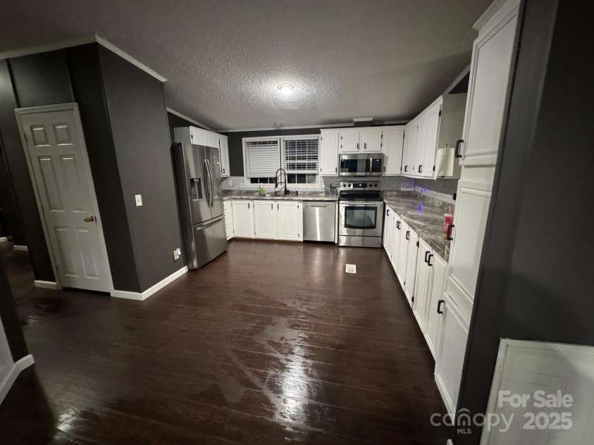 4845 Midway Sand Road, Hickory, NC 28601.  MLS# CAR4253935, YatesRealty ID 2053. 