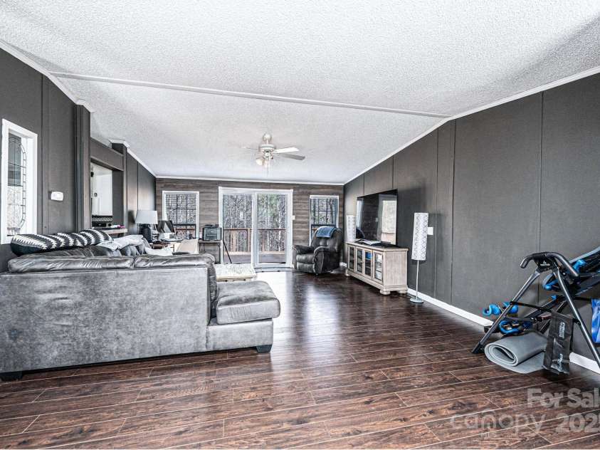 4845 Midway Sand Road, Hickory, NC 28601.  MLS# CAR4253935, YatesRealty ID 2053. 