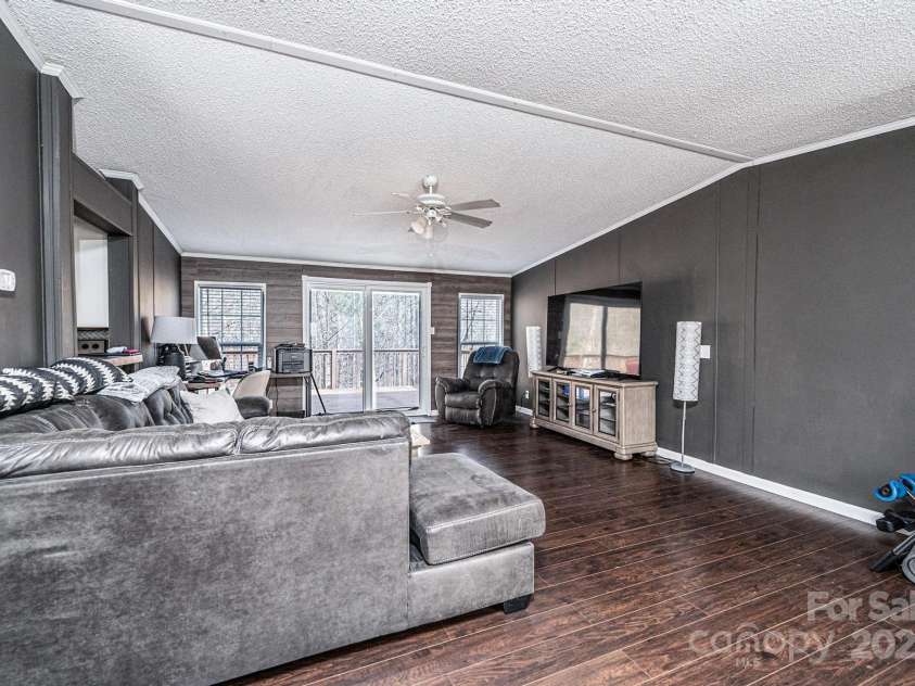 4845 Midway Sand Road, Hickory, NC 28601.  MLS# CAR4253935, YatesRealty ID 2053. 