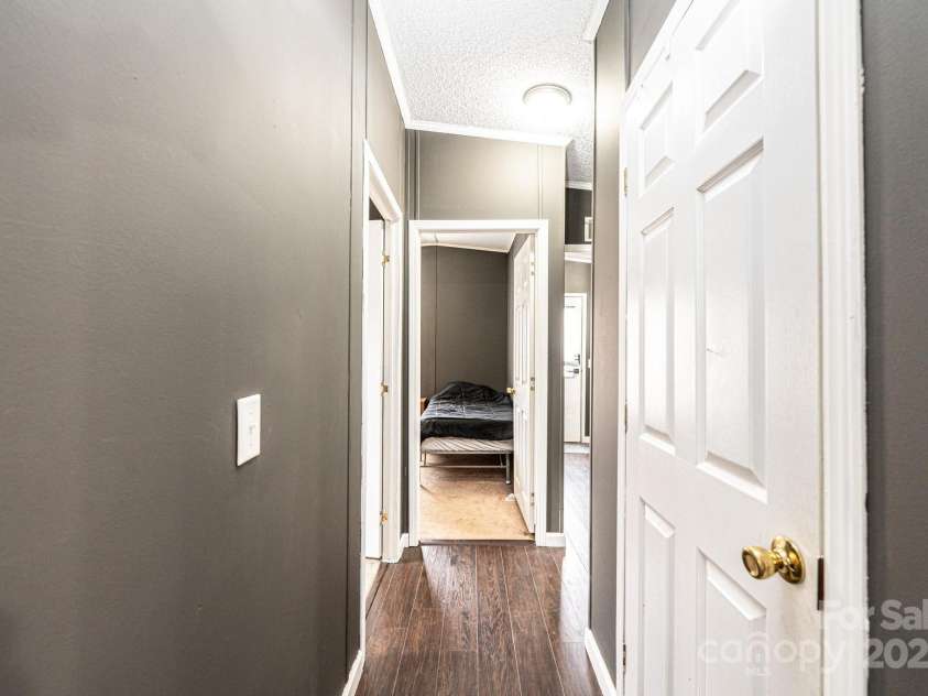 4845 Midway Sand Road, Hickory, NC 28601.  MLS# CAR4253935, YatesRealty ID 2053. 