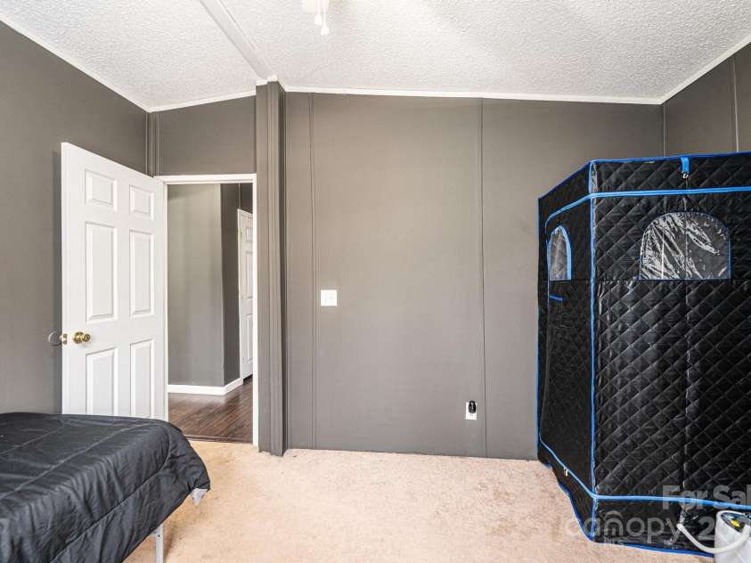 4845 Midway Sand Road, Hickory, NC 28601.  MLS# CAR4253935, YatesRealty ID 2053. 