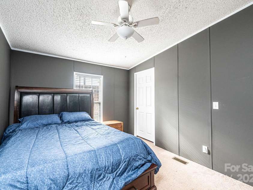 4845 Midway Sand Road, Hickory, NC 28601.  MLS# CAR4253935, YatesRealty ID 2053. 