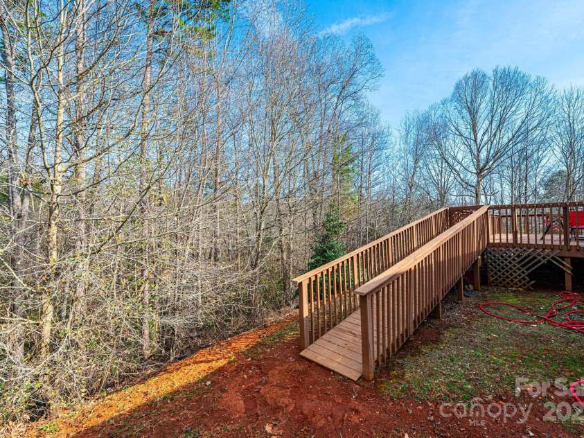 4845 Midway Sand Road, Hickory, NC 28601.  MLS# CAR4253935, YatesRealty ID 2053. 